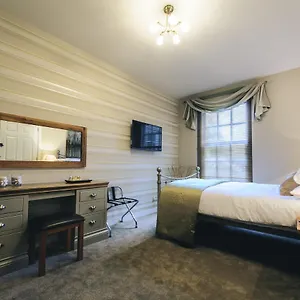 De Courceys Manor & Cardiff