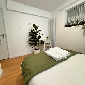  Apartment Luxury 2 Bhk In Canary Wharf